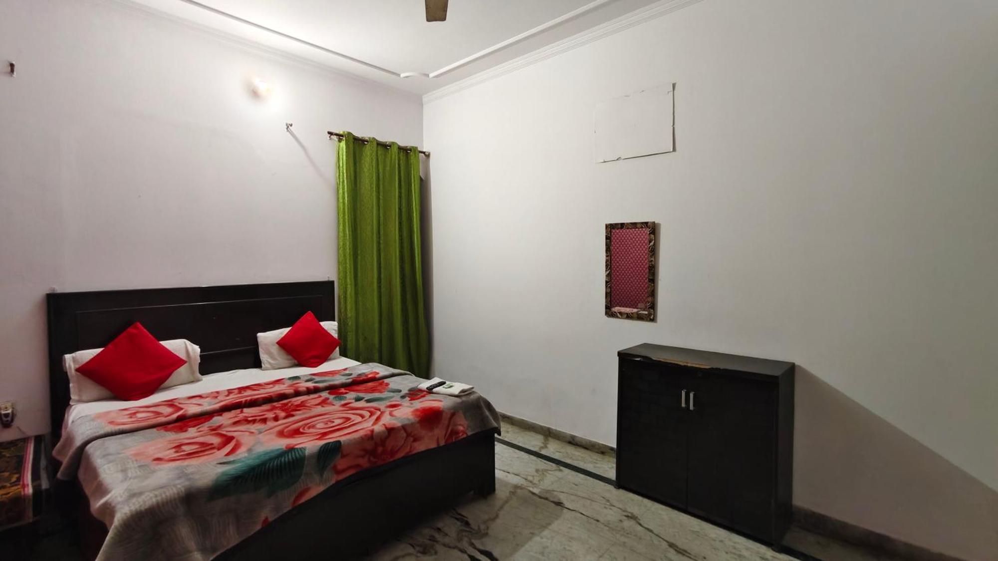 Rajdhani Guest House Фарідабад Екстер'єр фото