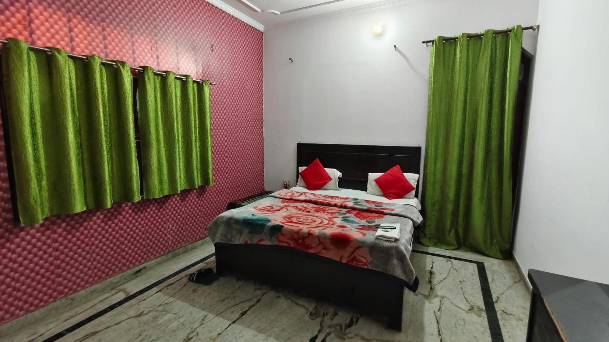 Rajdhani Guest House Фарідабад Екстер'єр фото