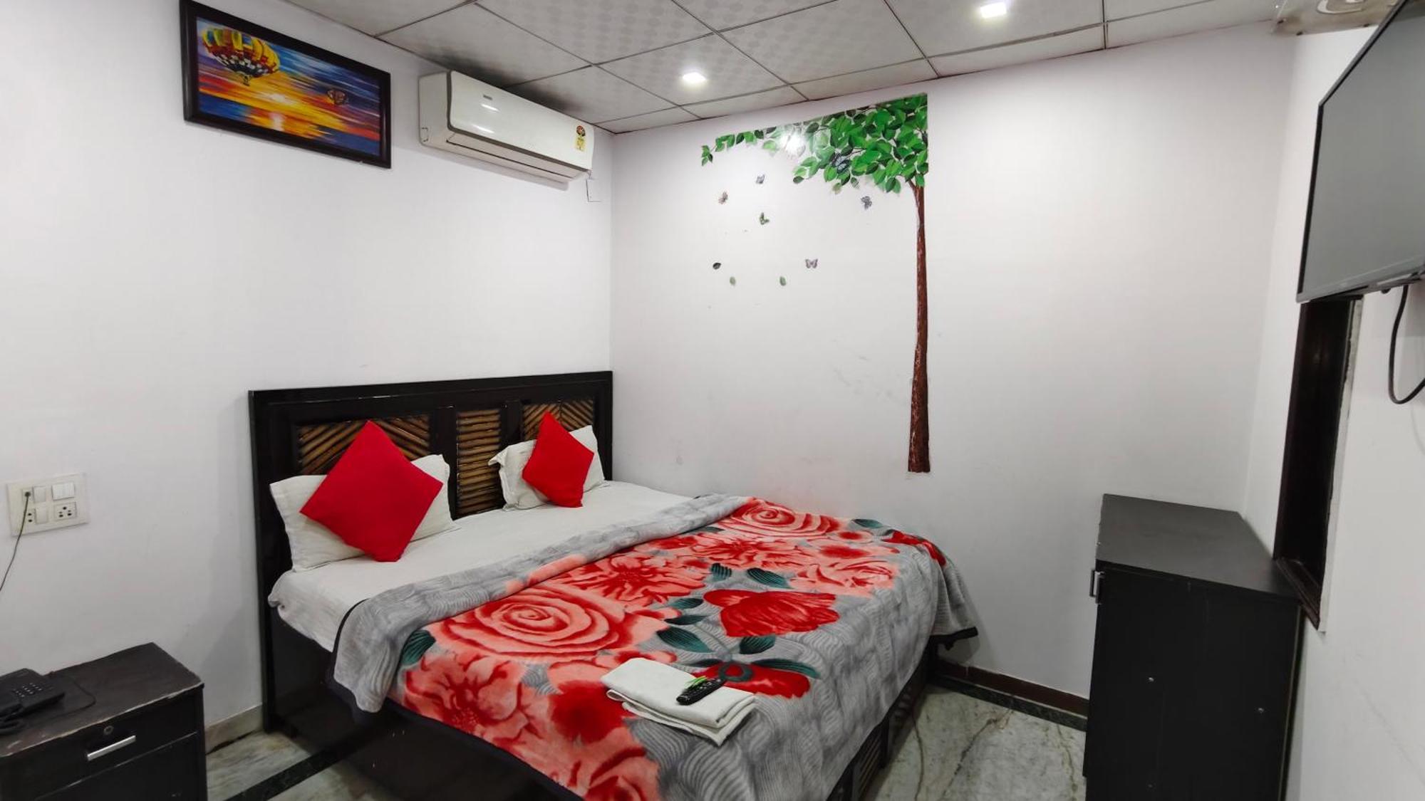 Rajdhani Guest House Фарідабад Екстер'єр фото