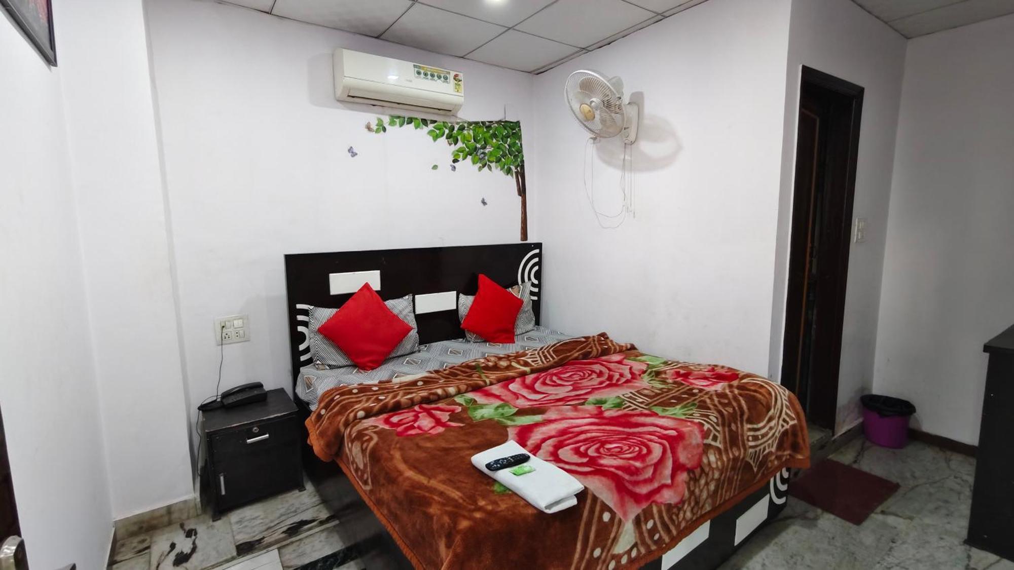Rajdhani Guest House Фарідабад Екстер'єр фото