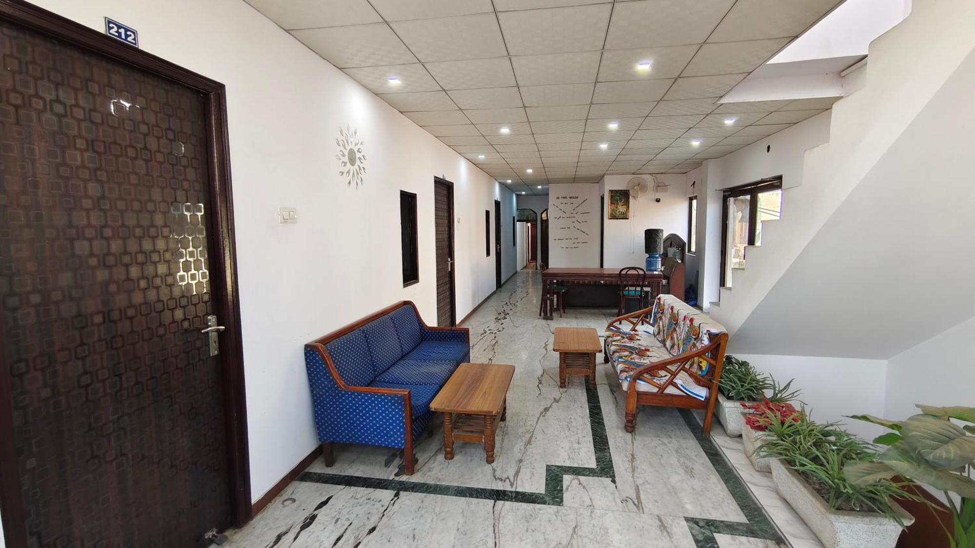 Rajdhani Guest House Фарідабад Екстер'єр фото